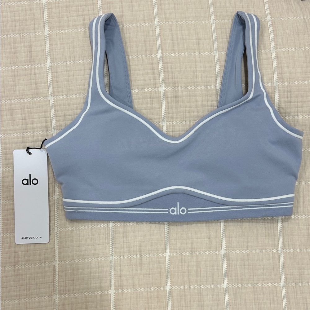 ALO BEST SELLER
Alosoft Heart Throb Bra
Brand new price is firm - Picture 2 of 6